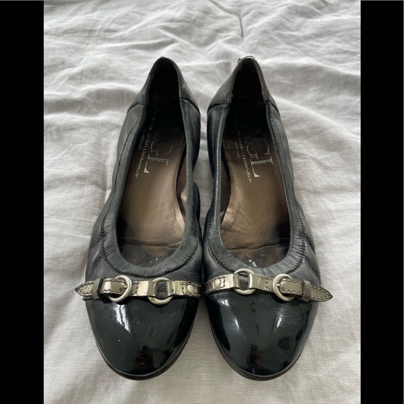 Agl flats with cap toe - Picture 1 of 5